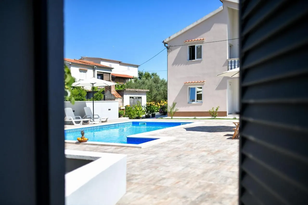 Pool House Luka Apartment Zadar Croatia